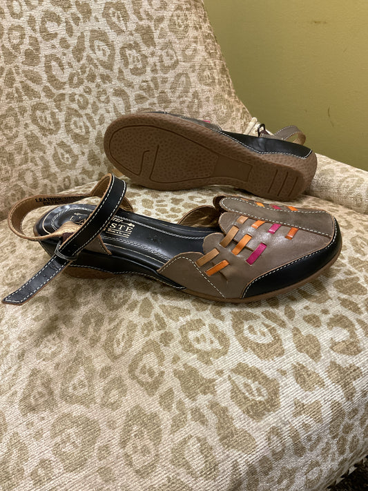 L'Artiste 9 Taupe shoes