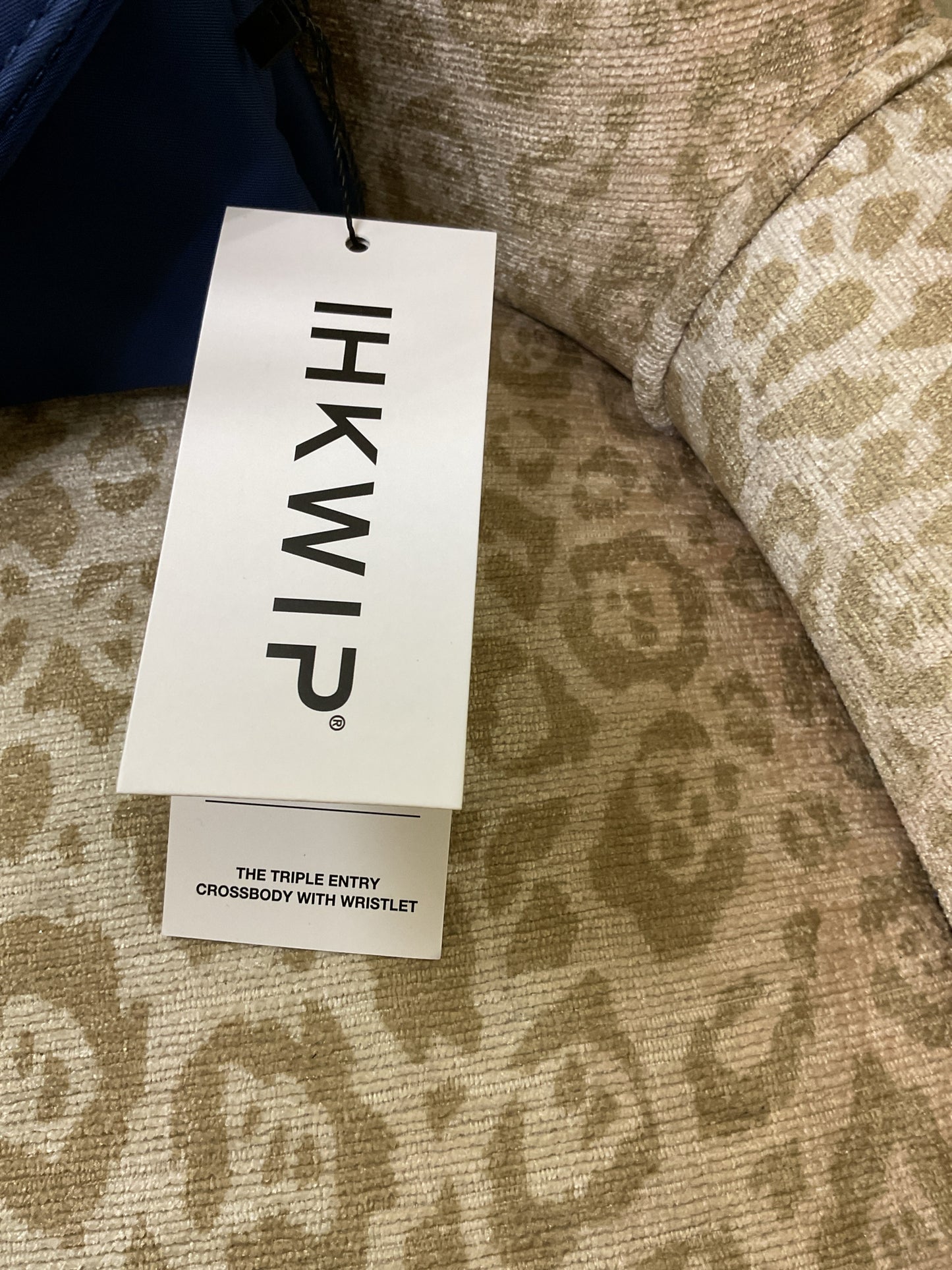 ihkwip Purse NWT nylon crossbody