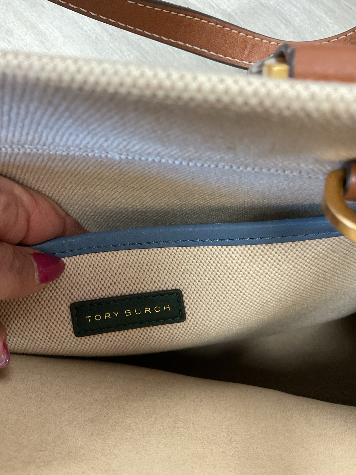Tory Burch Purse Blake Jumbo Tote bag defect on strap