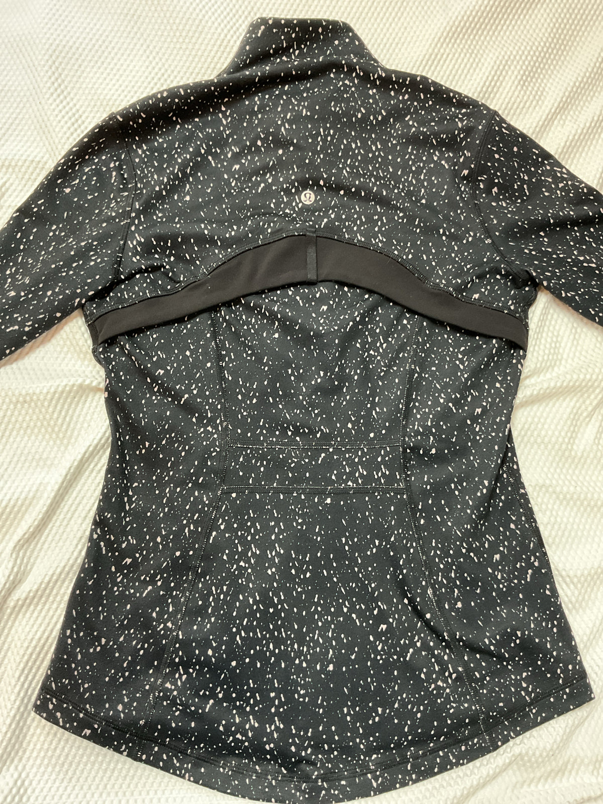 Lululemon Size 8 Black jacket Define black & white speckled