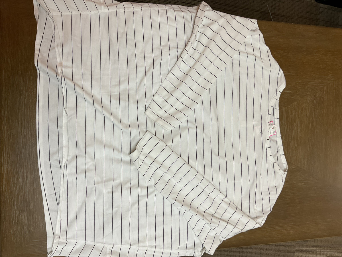 Lululemon Size 16 White Shirt long sleeve black pinstriped