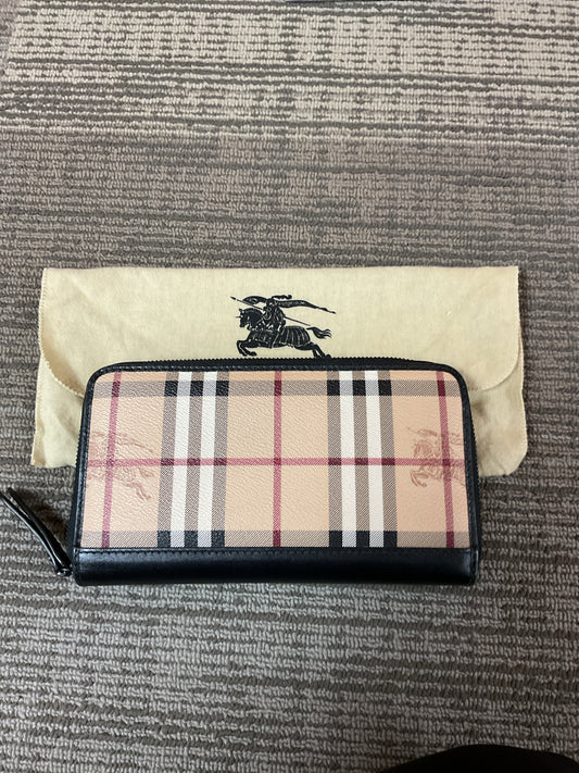 Burberry Purse Ziggy  Haymarket Italy large zip around