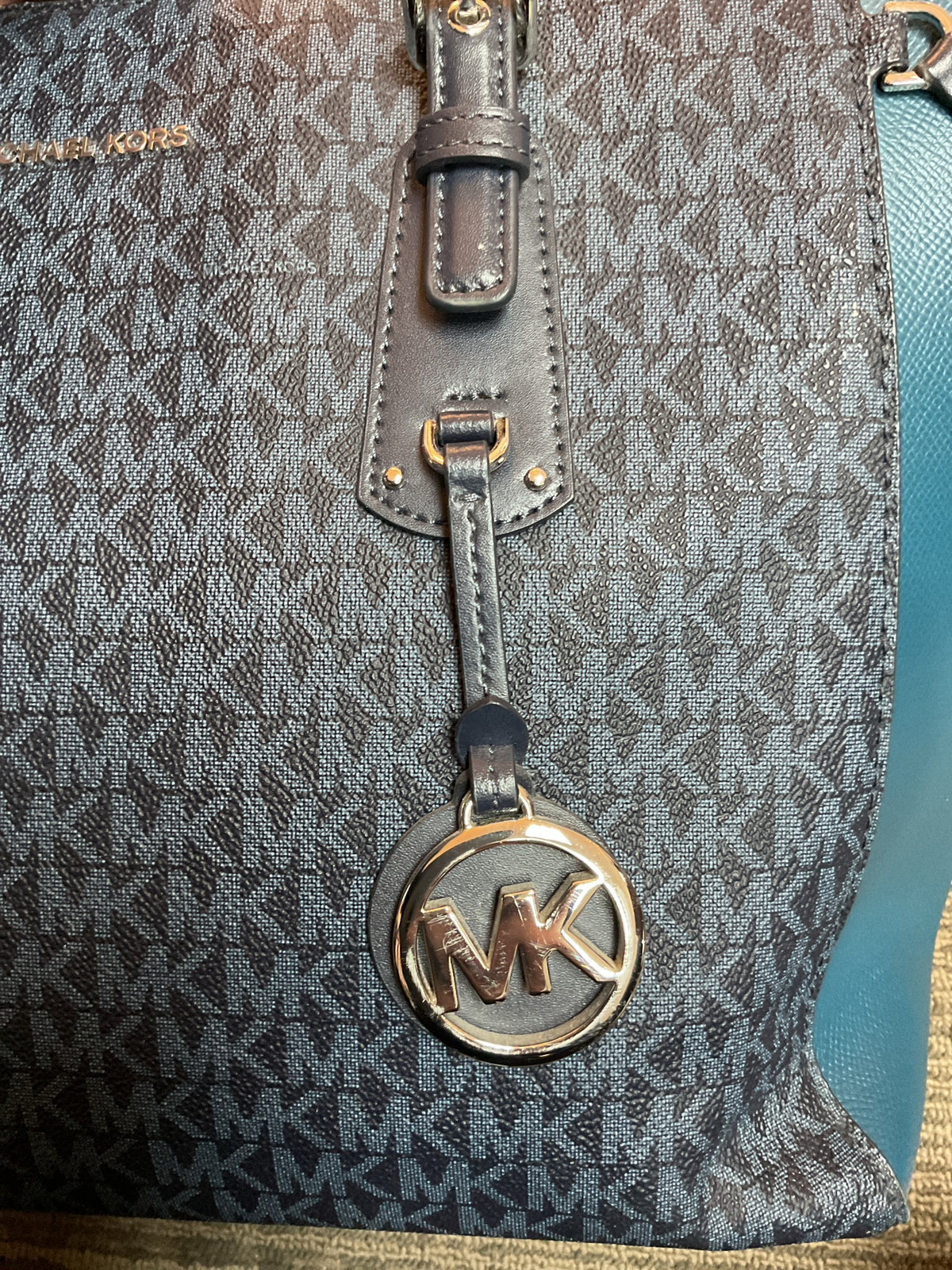 Michael Kors Purse large Charlotte shoulder bag with padded ipad area
