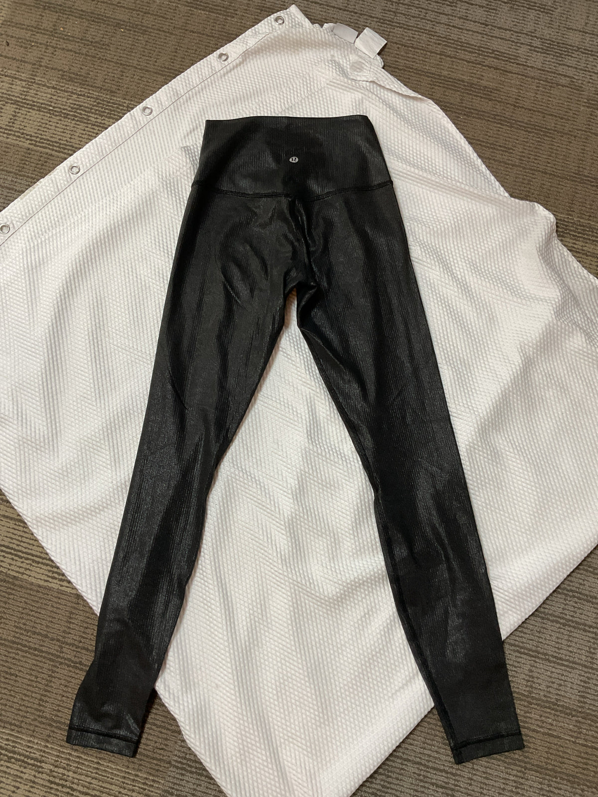 Lululemon Size 4 Black Pants shimmer leggings