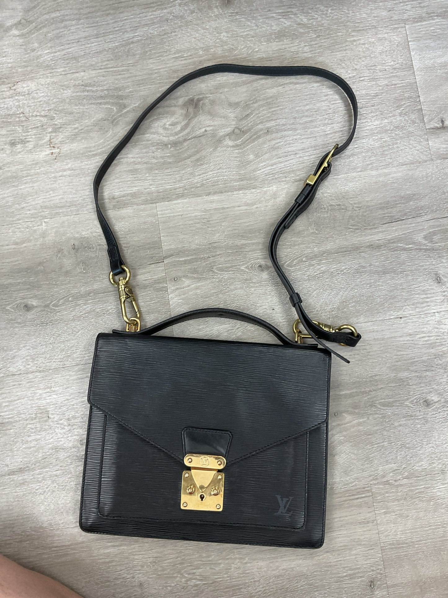 LOUIS VUITTON Purse  Monceau 28 black epi leather 1996