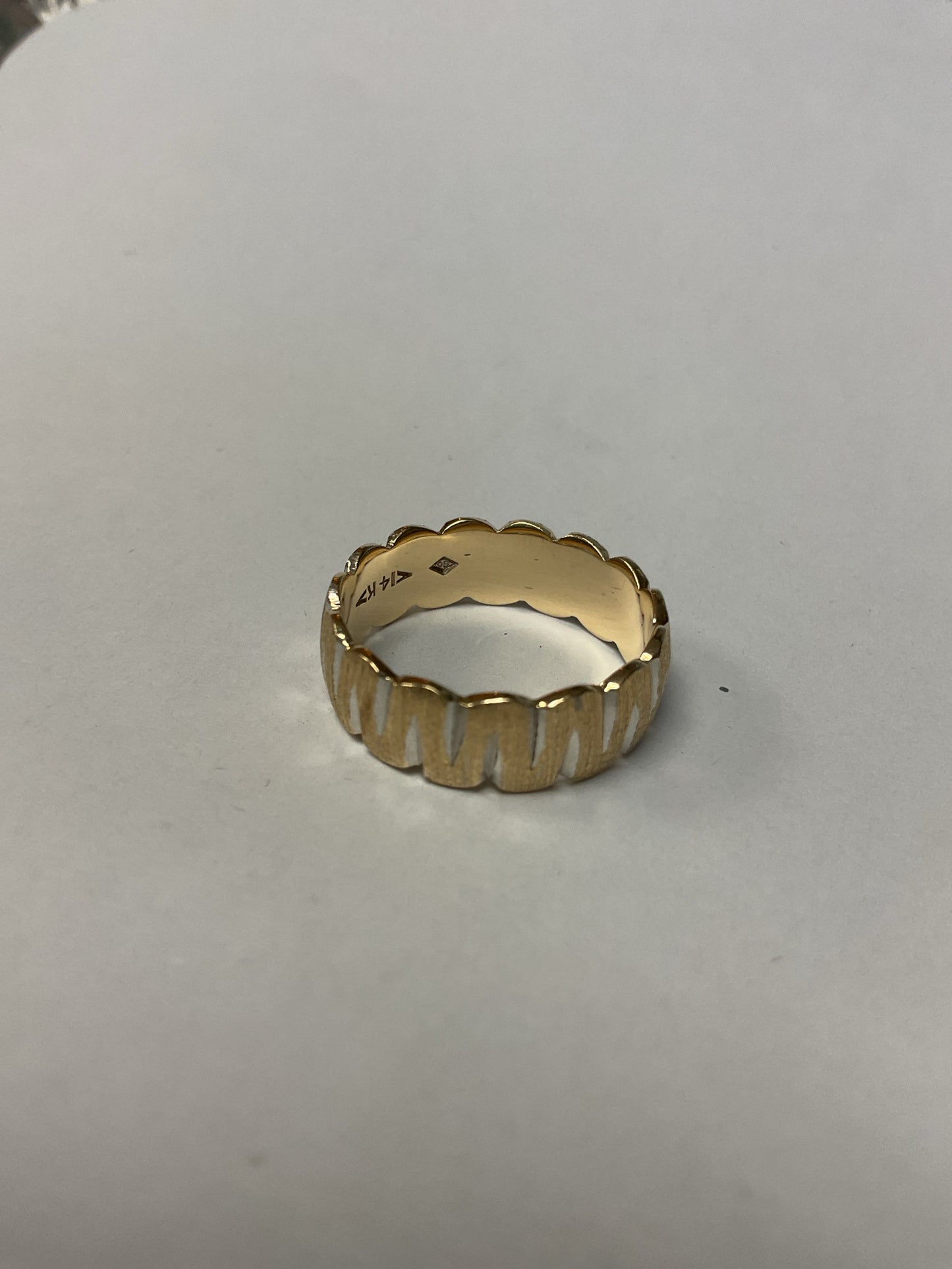 14K Ring yellow gold vintage etched 6g
