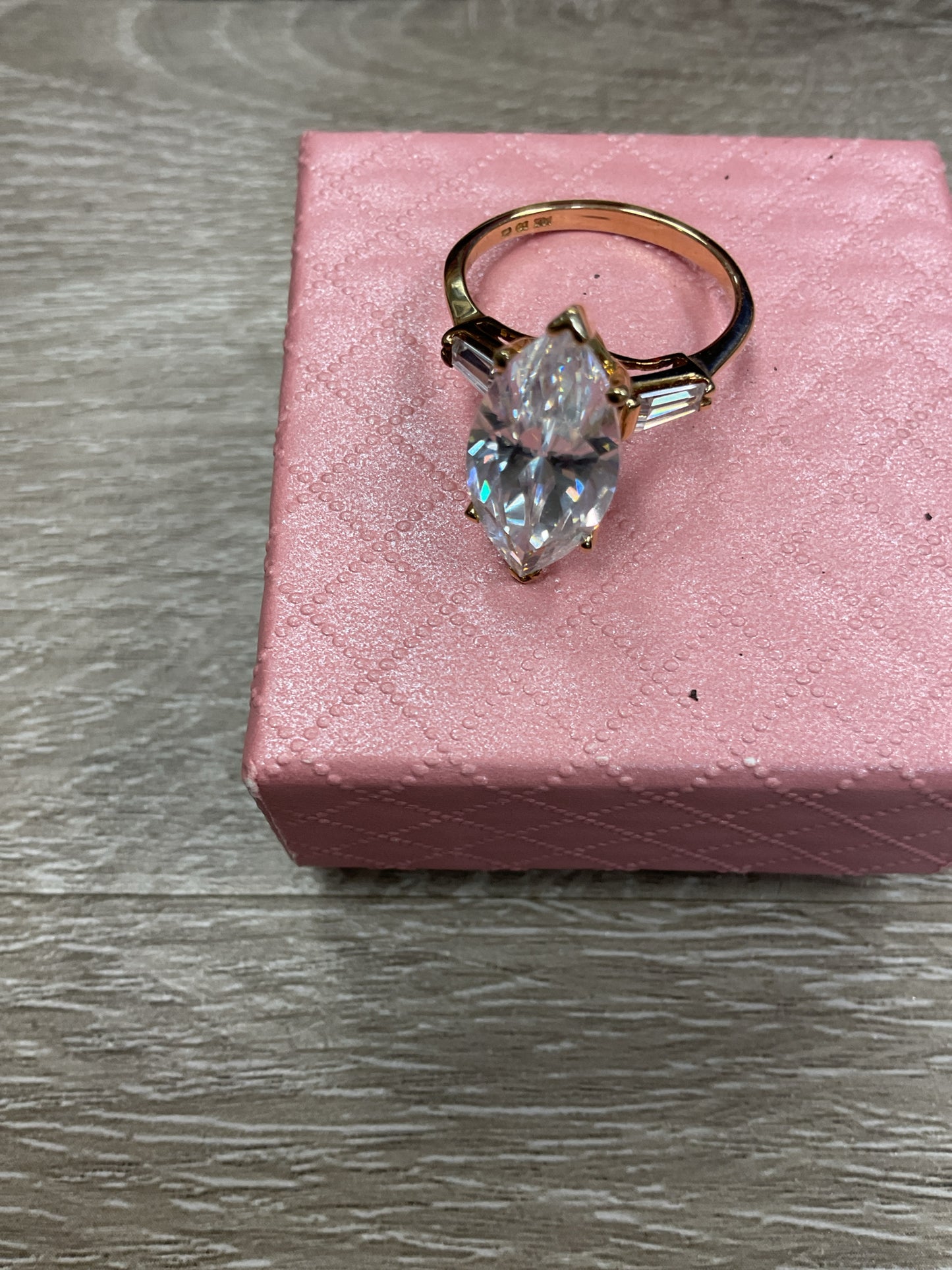 14K Ring huge cz stunning yellow gold
