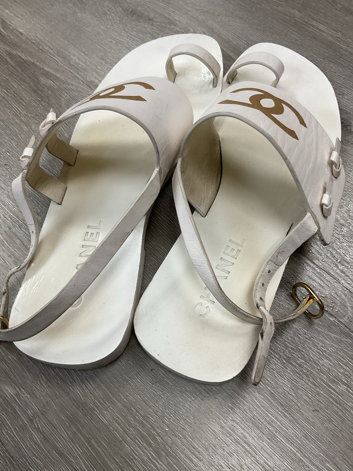 Chanel 7.5 White Sandals flat slingback gold CC logo Authentic