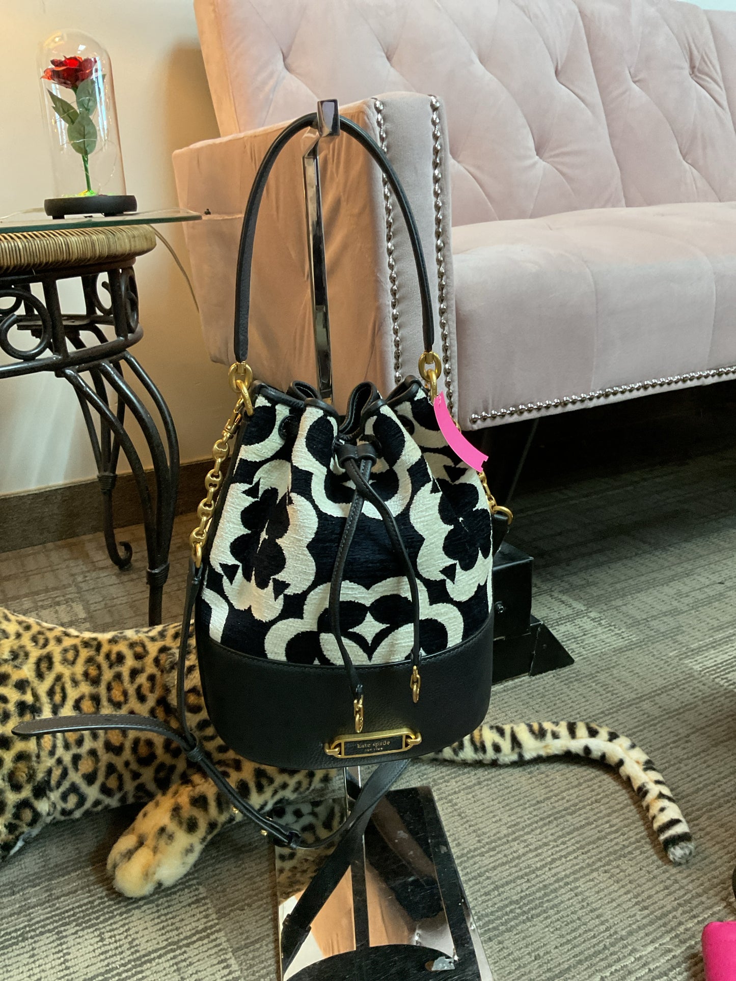 Kate Spade Purse Gramercy Spade Flower Medium bucket black and white