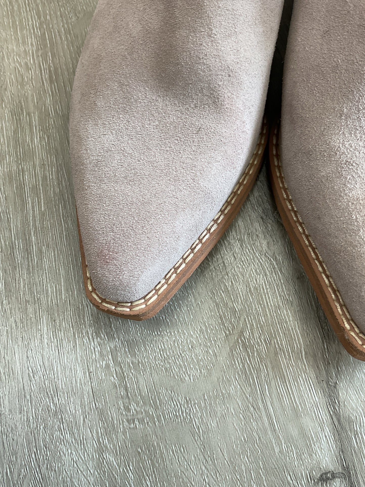 Zodiac 7.5 Gray Boots