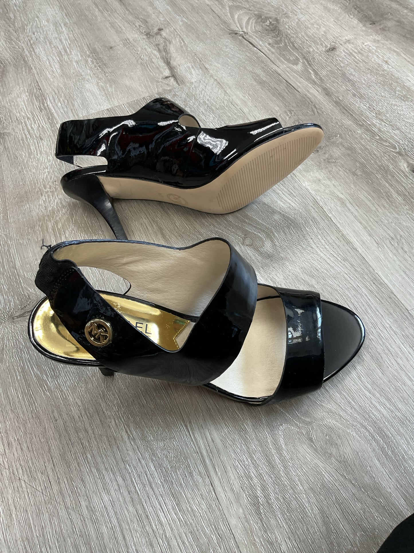 Michael Kors 6 Black Sandals