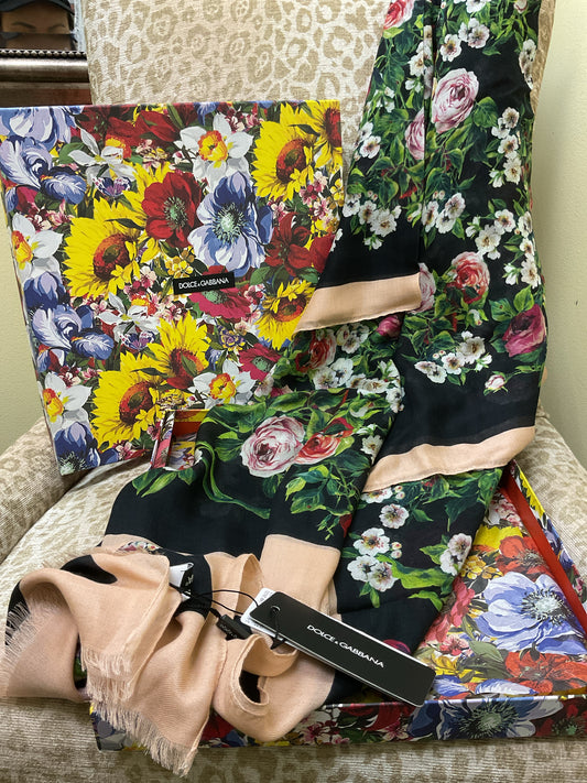 Dolce & Gabbana Scarf New 50" x 77" floral NWT in box