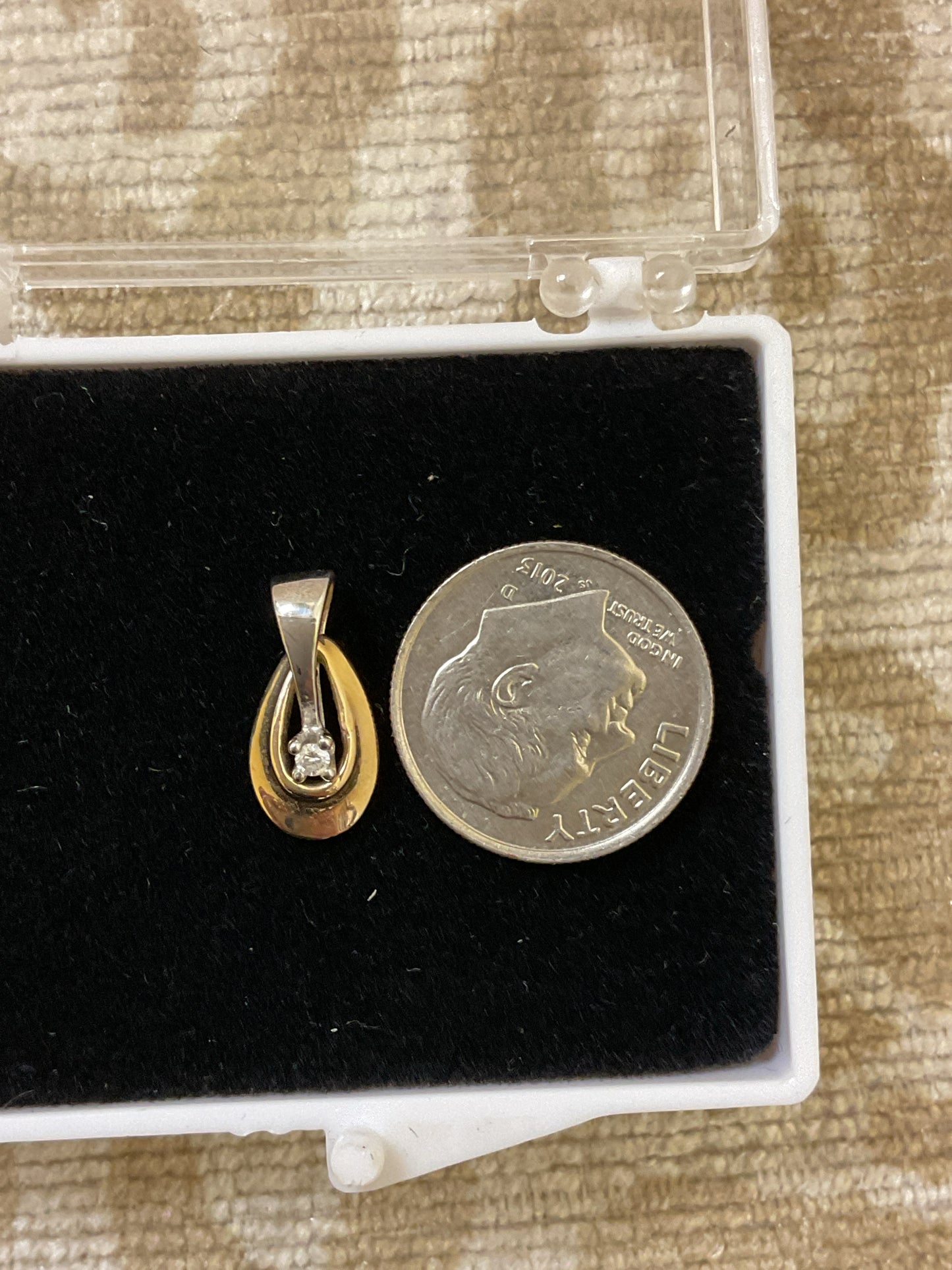 14K Pendant white and yellow gold with diamond