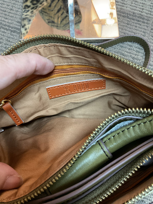 Hobo Purse sable oive leather crossbody like new