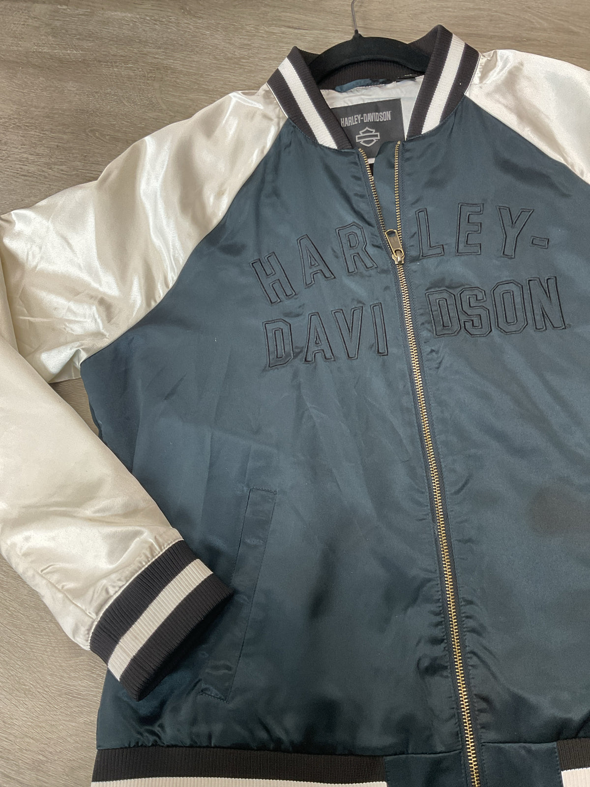 Harley Davidson Size XL Black jacket Ladies satin embroidered eagle on back