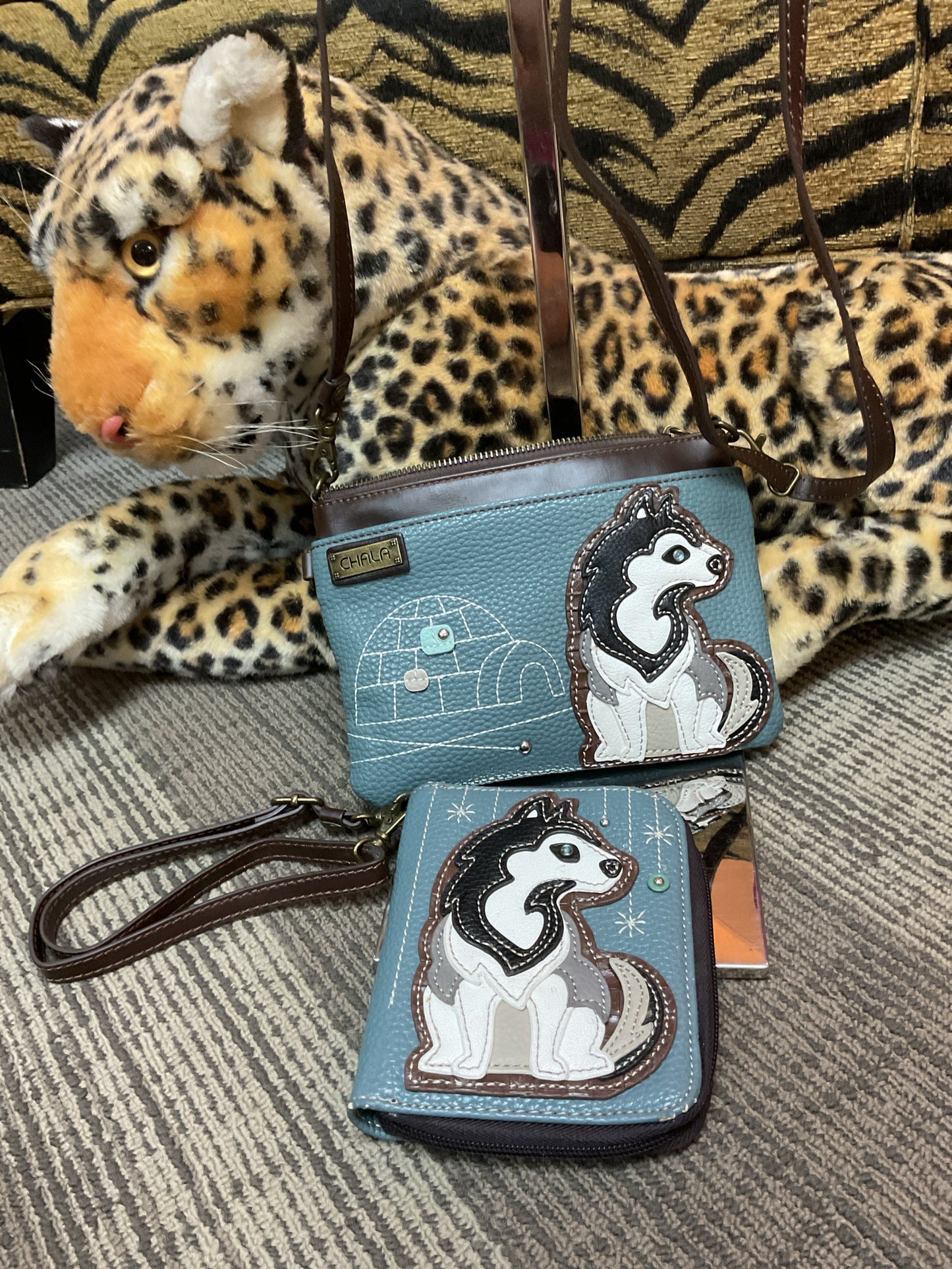Chala Purse Husky crossbody with matching wallet