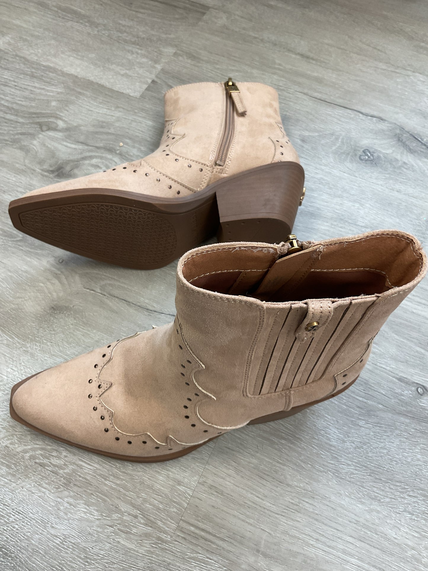 Sam & Libby 7 Tan Boots studded western boots