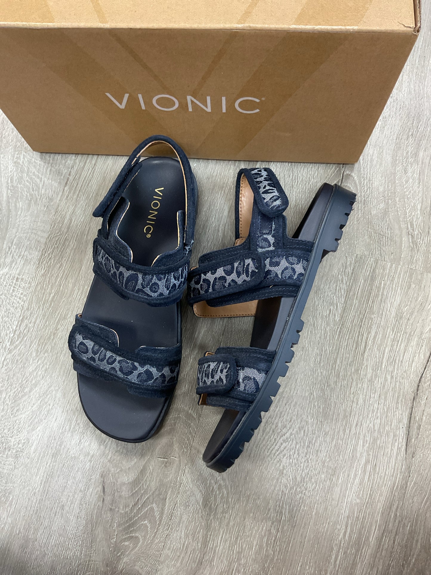 VIONIC 7.5 Denim Sandals New Cassidy ankle strap in box