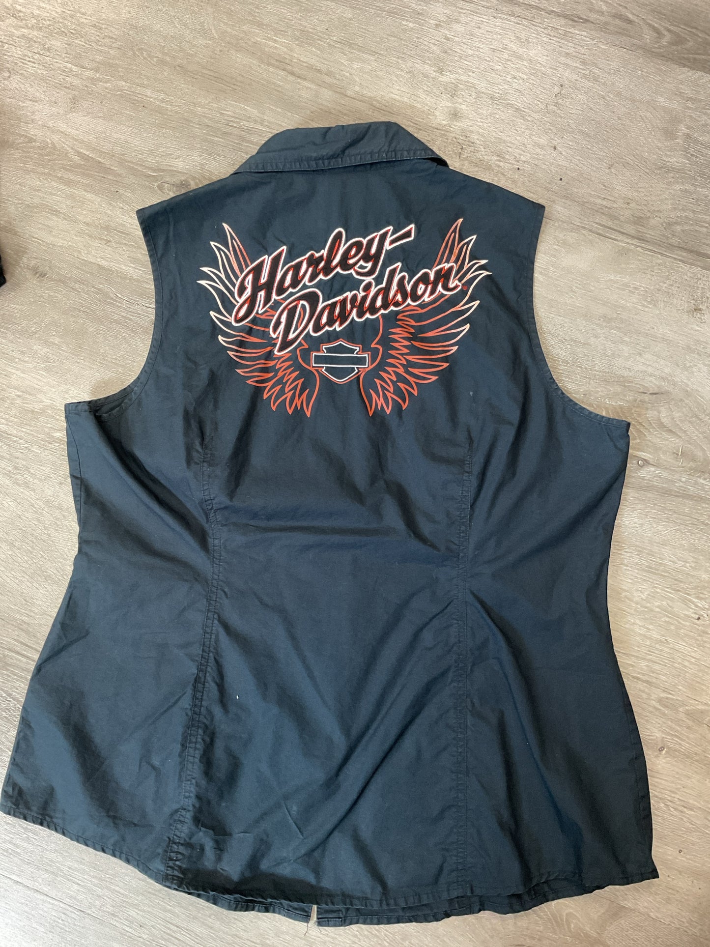 Harley Davidson Size XL Black Shirt snap front sleeveless orange wings